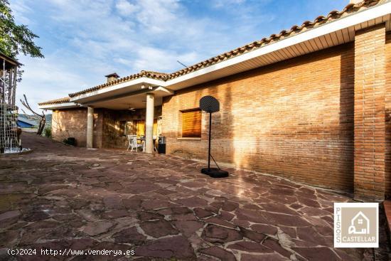 ESPECTACULAR CASA A 4 VIENTOS EN SANT FELIU DEL RACÓ - BARCELONA