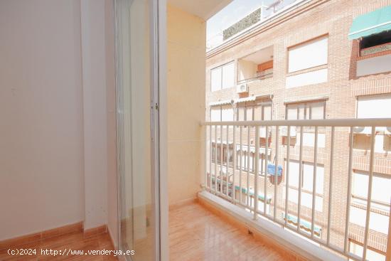  APARTAMENTO DE 2 DORMITORIOS 1 BAÑO EN TORREVIEJA (PLAYA DE LOS LOCOS ) - ALICANTE 