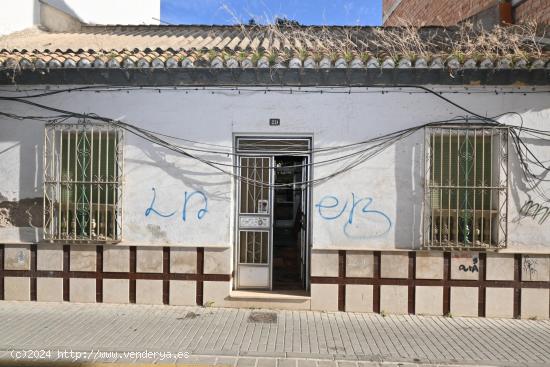  CASA  EN MARACENA PARA REFORMAR O PARA DERRIBAR DE 175 METROS DE SUPERFICIE !!! - GRANADA 