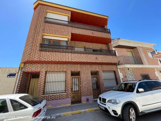 Edificio de 3 Plantas en venta en Pedrajas de San Esteban - VALLADOLID