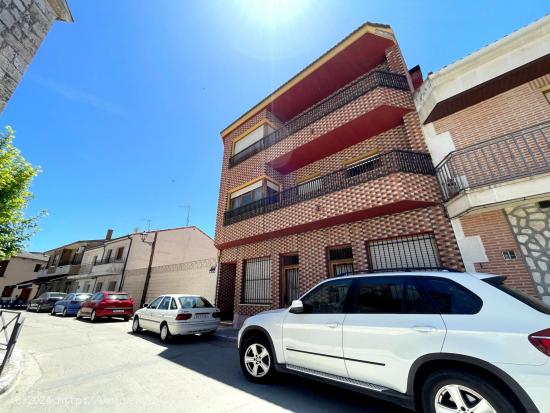 Edificio de 3 Plantas en venta en Pedrajas de San Esteban - VALLADOLID