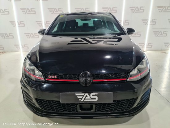 Volkswagen Golf GTI 2.0 TSI 220CV BMT - MANUAL - Palafrugell