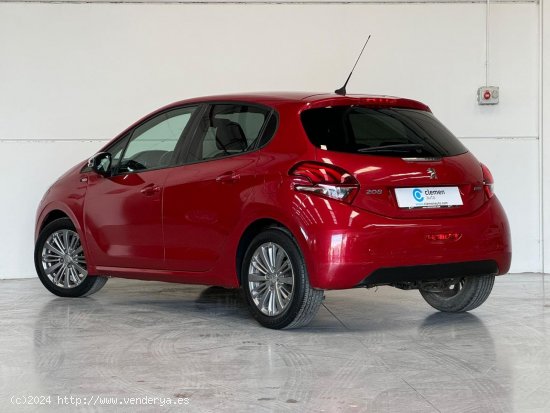 Peugeot 208 STYLE 1.2L PureTech 82 5p. - Vélez