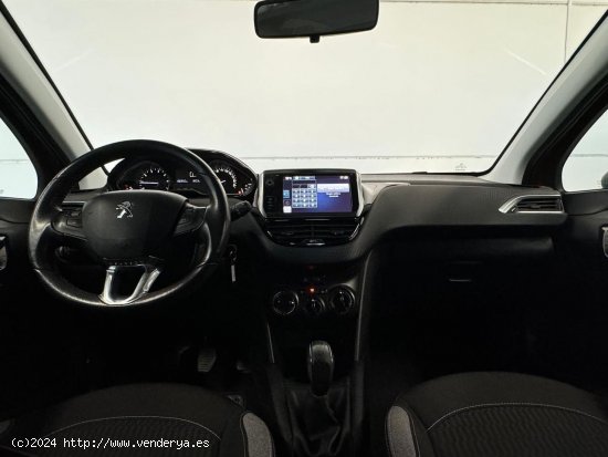 Peugeot 208 STYLE 1.2L PureTech 82 5p. - Vélez