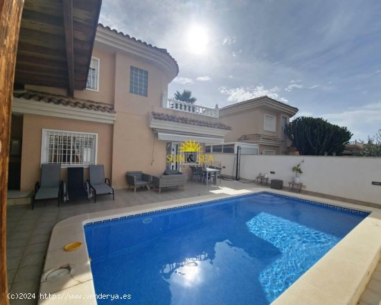 Villa en alquiler en Torrevieja (Alicante)