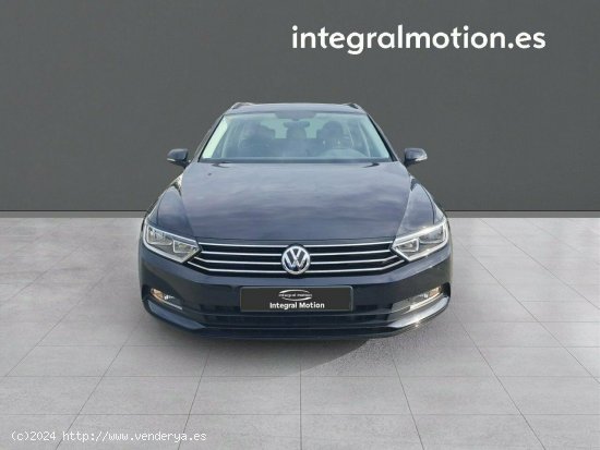 Volkswagen Passat Variant 1.6 TDI Trendline DSG-7 - 