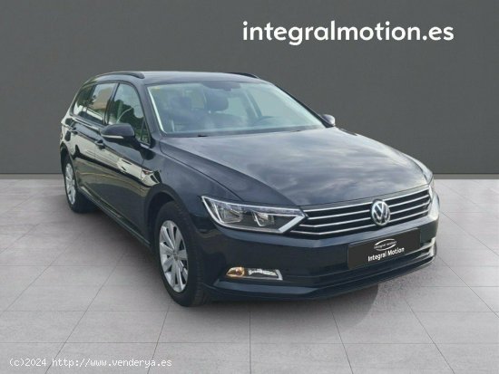 Volkswagen Passat Variant 1.6 TDI Trendline DSG-7 - 