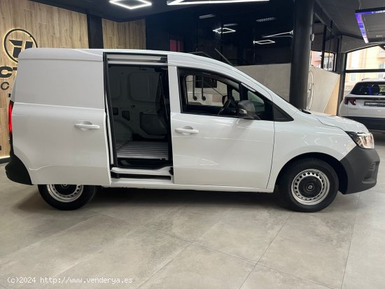 Renault Kangoo Furgón COMBI AUTHENTIC - Montaña los Vélez