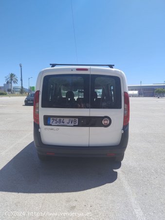 Fiat Doblò Panorama 1.3 JTD 90 CV CERTIFICADO DE KILOMETROS Y CARROCERIA - Malaga