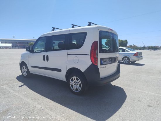 Fiat Doblò Panorama 1.3 JTD 90 CV CERTIFICADO DE KILOMETROS Y CARROCERIA - Malaga