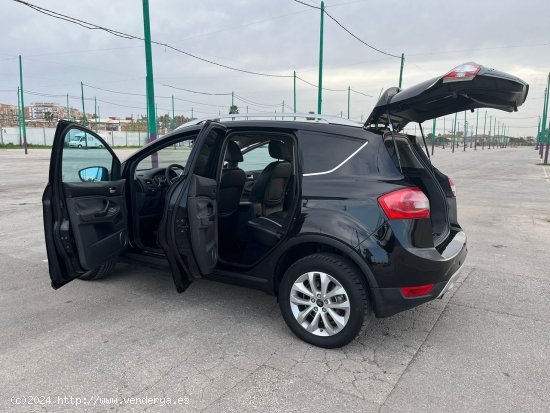 Ford Kuga 2.0 TDCi 140cv 4WD Titanium Powershift CERTIFICADO DE KILOMETROS Y CARROCERIA - Malaga