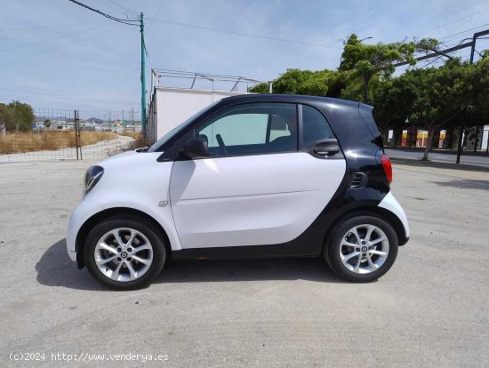 Smart Fortwo 52kW 71CV COUPE CERTIFICADO DE KILOMETROS Y CARROCERIA - Malaga