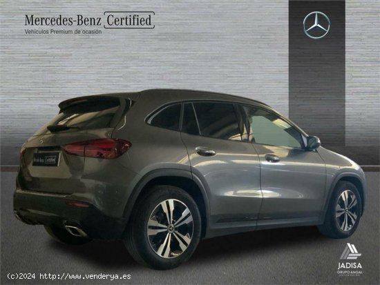 Mercedes GLA 200 - 