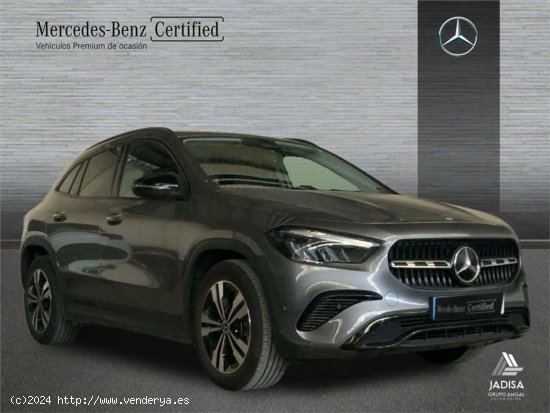 Mercedes GLA 200 - 