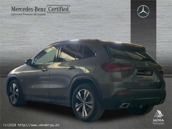 Mercedes GLA 200 - 