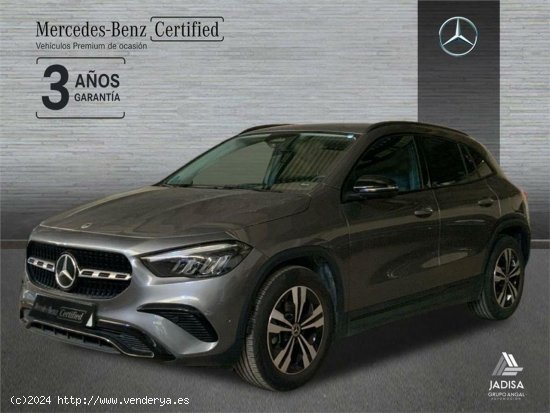 Mercedes GLA 200 - 