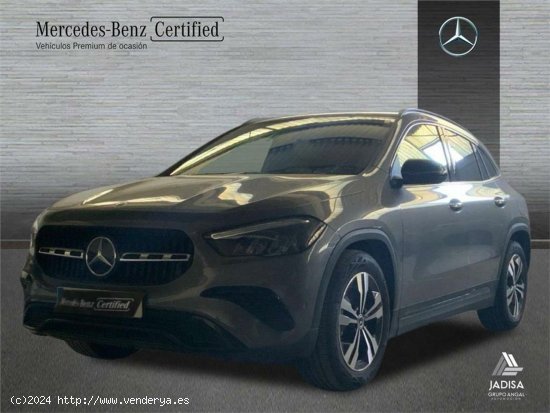 Mercedes GLA 200 - 