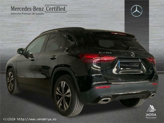 Mercedes GLA 200 - 