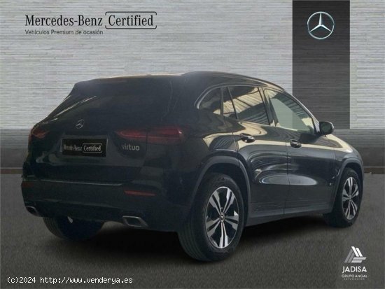 Mercedes GLA 200 - 