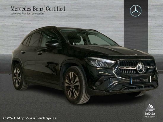 Mercedes GLA 200 - 