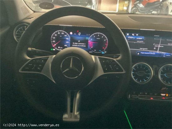 Mercedes GLA 200 - 