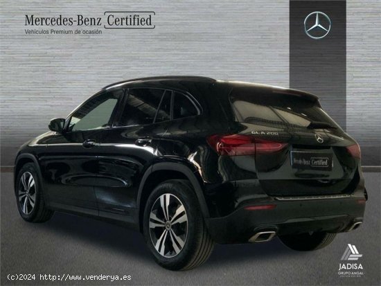 Mercedes GLA 200 - 