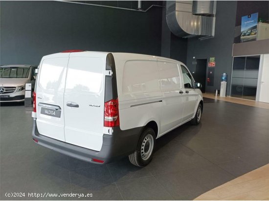 Mercedes Vito 110CDI 75kW furgón Pro larga - 