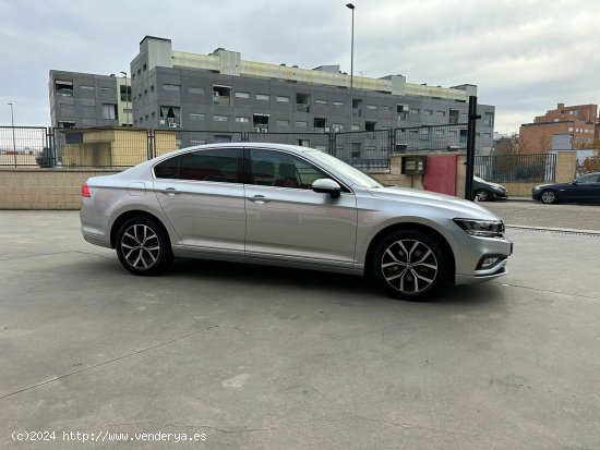 Volkswagen Passat Executive 2.0 TDI 110kW (150CV) - Parla