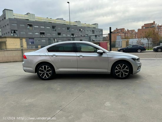 Volkswagen Passat Executive 2.0 TDI 110kW (150CV) - Parla