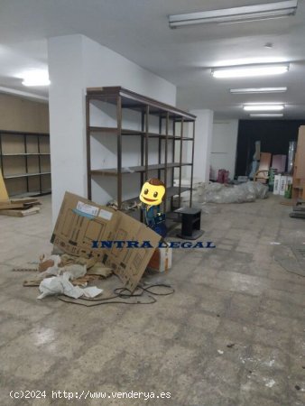 SE VENDE O ALQUILA LOCAL COMERCIAL.