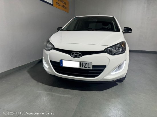 Hyundai i20 1.2 84cv essence gasolina - Paterna