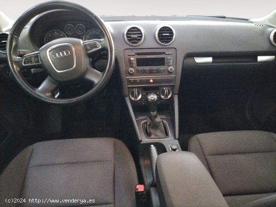 Audi A3 1.6 TDI Attraction - 