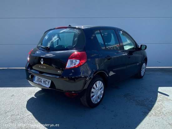 Renault Clio Authentique - Zaragoza