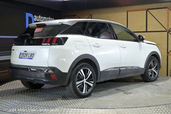 Peugeot 3008   1.2 PURETECH 96KW 130CV ALLURE SS - 