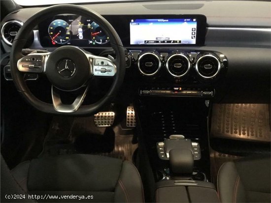 Mercedes CLA 180 - 