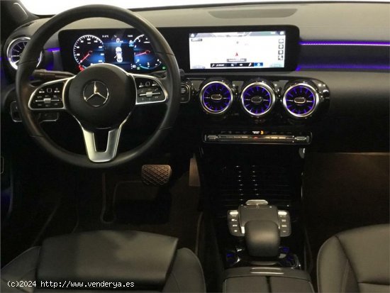 Mercedes CLA 200 - 