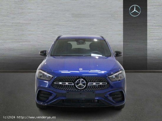 Mercedes GLA 200 - 