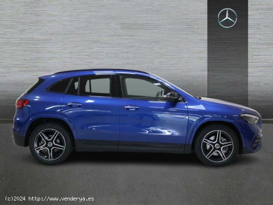 Mercedes GLA 200 - 