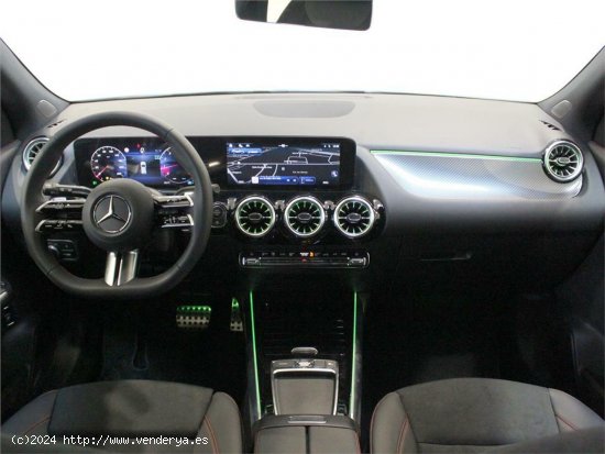 Mercedes GLA 200 - 