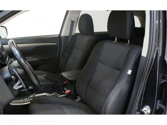 Mitsubishi Outlander 200 MPI Motion CVT 2WD 5 Plazas - 