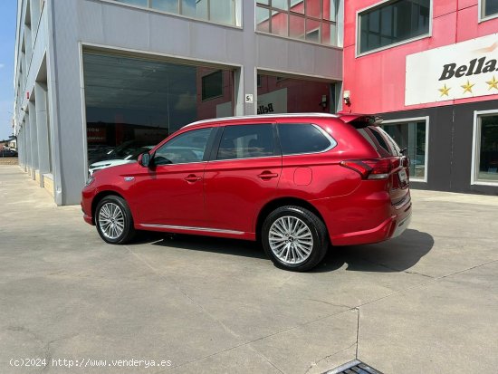 Mitsubishi Outlander 2.4 PHEV Kaiteki Auto 4WD - Parla