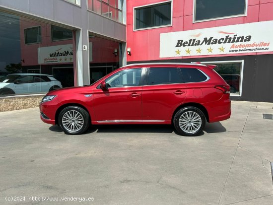 Mitsubishi Outlander 2.4 PHEV Kaiteki Auto 4WD - Parla