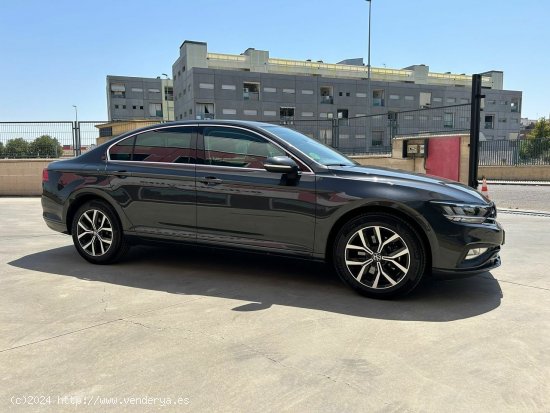 Volkswagen Passat Executive 2.0 TDI 110kW (150CV) DSG - Parla