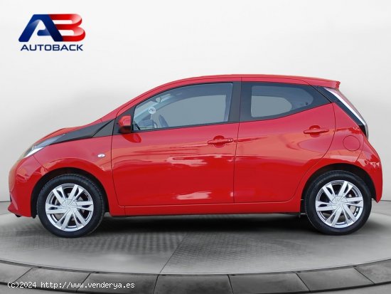 Toyota Aygo 1.0 70 x-play - Navalcarnero