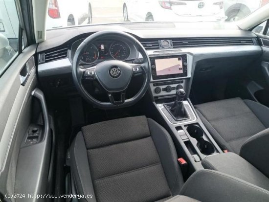 VOLKSWAGEN Passat en venta en Pamplona/IruÃ±a (Navarra) - Pamplona/IruÃ±a