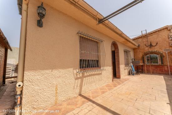 Original chalet en Crevillente. - ALICANTE