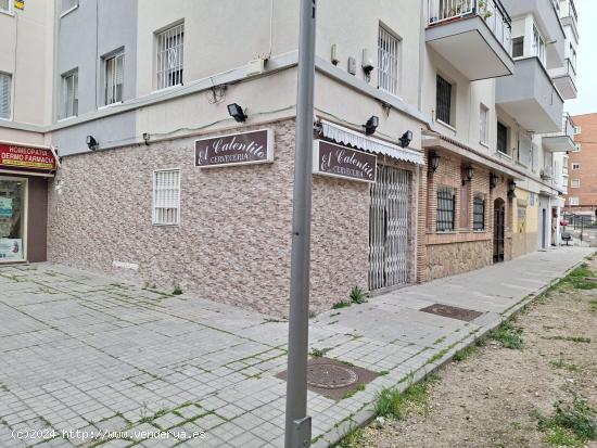  Local Comercial en Calle Puentelarra, Vallecas-Madrid - MADRID 