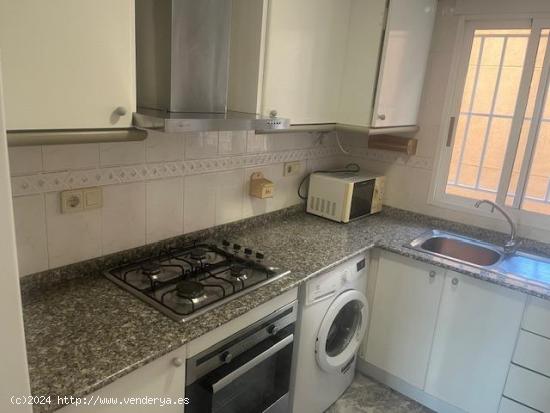 APARTAMENTO CON PLAZA DE GARAJE Y PISCINA - ALICANTE