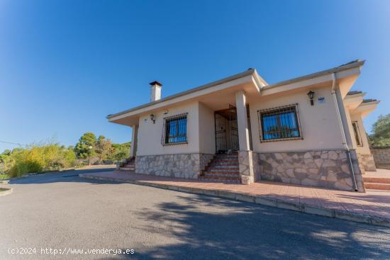  CHALET UBICADO EN PARAJE NATURAL DE SIERRA DE MARIOLA - ALICANTE 