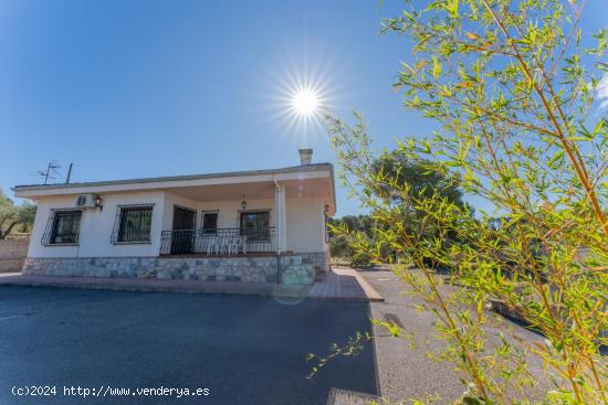 CHALET UBICADO EN PARAJE NATURAL DE SIERRA DE MARIOLA - ALICANTE